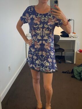 Jaase blue floral mini dress with pleather trim and short sleeves. Size: XS